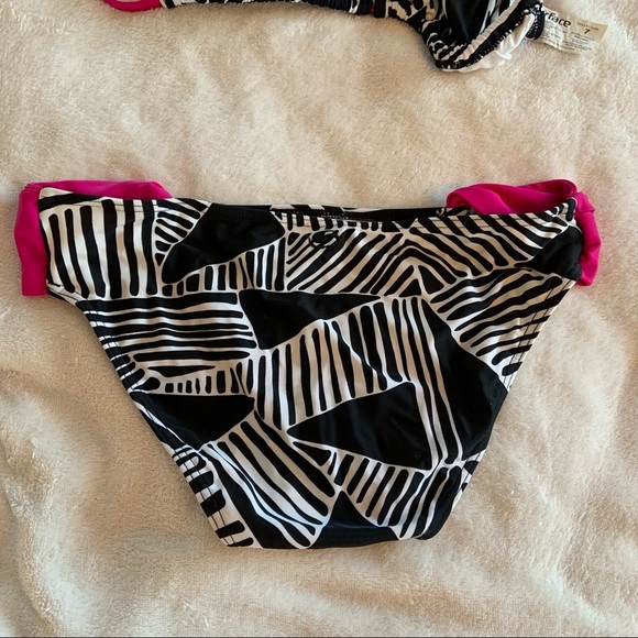 Surface size 7 bikini 👙 - Picture 4 of 7